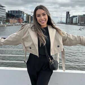 Zara beige cropped trench coat medium